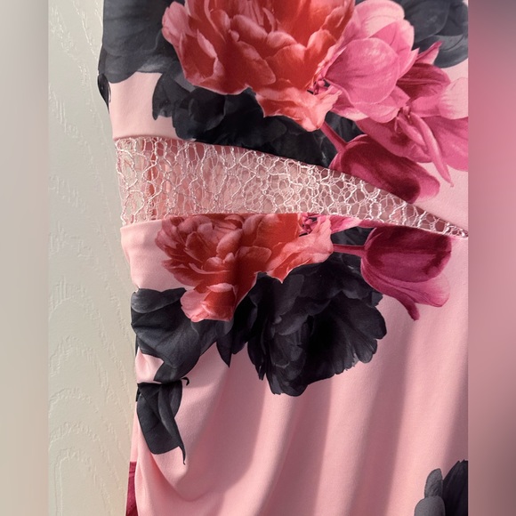 Pink floral Dress - Picture 3 of 9